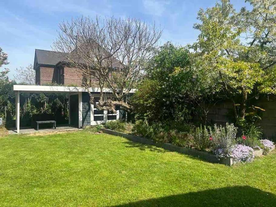 Historische Villa Mit Garten, Luxus Meerbusch Exteriér fotografie