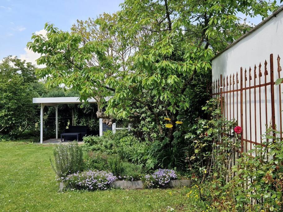 Historische Villa Mit Garten, Luxus Meerbusch Exteriér fotografie